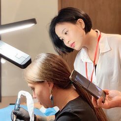 Phương MiHọc viên khoá Hairstrokes